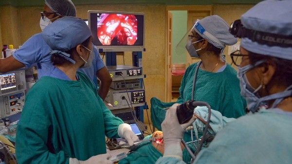 রং বদলেই বাড়ছে মারণ ক্ষমতা! কালো-সাদা-হলুদের পর এবার সবুজ ছত্রাকের হানা দেশে