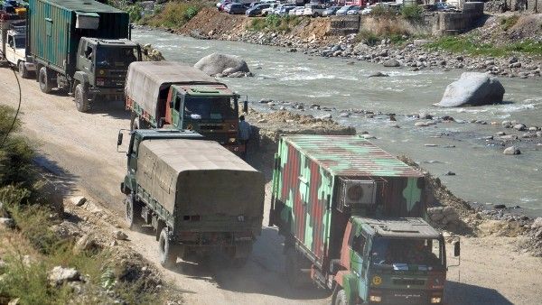 একী যুদ্ধের অশনি সঙ্কেত? চিনের দাদাগিরি রুখতে আরও ১৫ হাজার জওয়ানকে সীমান্তে পাঠাল ভারত