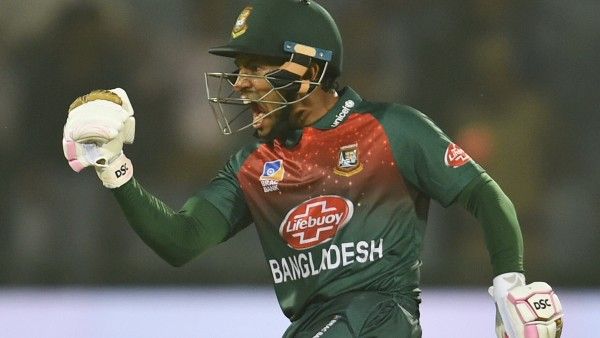 আইসিসি-র মাসের সেরা ক্রিকেটার বাংলাদেশের মুশফিকুর, স্কটল্যান্ডের গর্ব ক্যাথরিন
