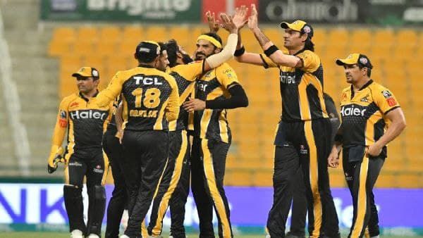 ক্রিকেট মাঠে আজব ঘটনা, ১০ জনে খেলতে হল পাকিস্তান সুপার লিগে