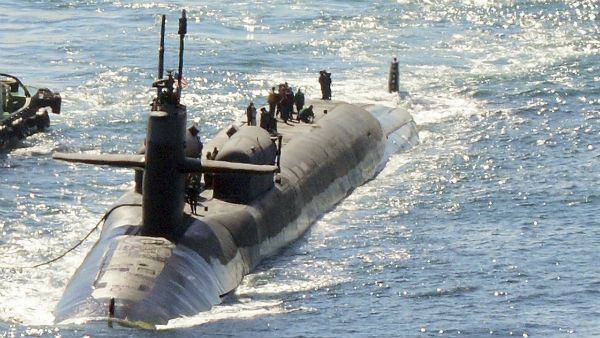 সাগরে চোখ রাঙাচ্ছে লালফৌজ, চিনের দাদাগিরি ঠেকাতে আসছে ৫০ হাজার কোটির অত্যাধুনিক সাবমেরিন