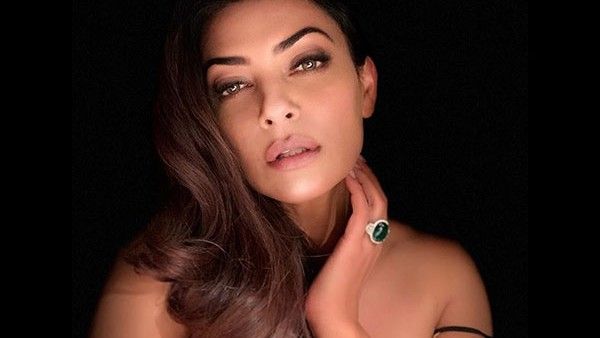 নখ খাওয়া থেকে বাথরুমে বসে পেঁপে খাওয়া, এরকম অদ্ভুত অভ্যাস রয়েছে বলিউড তারকাদের