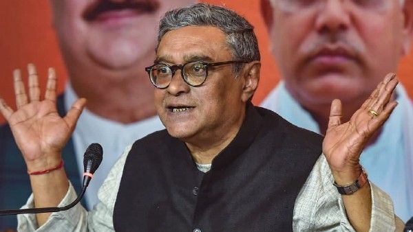 ফিকে হয়নি পরাজয়ের গ্লানি, কিন্তু ফের স্বপন দাশগুপ্তকে রাজ্যসভায় মনোনীত করল পদ্ম শিবির