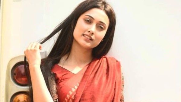 রাজ চক্রবর্তীর 'ফেলনা' কী জনপ্রিয়তা হারাচ্ছে, ইনস্টা লাইভে সত্যিটা জানালেন অভিনেত্রী রোশনি