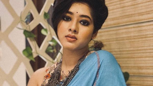 হট লুকে ধরা দিলেন ‘‌রানিমা’‌, সোশ্যাল মিডিয়ায় উষ্ণতার পারদ চড়ালেন দিতিপ্রিয়া