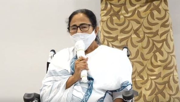 'কোভিড নিয়ে সিদ্ধান্ত প্রধানমন্ত্রী নিয়েছেন', হর্ষ বর্ধনের ইস্তফা নিয়ে কটাক্ষের সুর মমতার কণ্ঠে