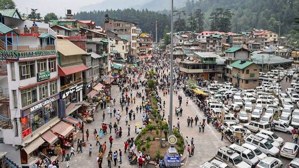 পর্যটকের জোয়ারে ভাসছে এই পার্বত্য রাজ্য, কোভিড বিধি না মানলে ফের লকডাউনের হুঁশিয়ারি