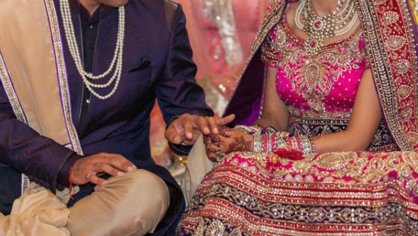 হিন্দু–মুসলিম বিয়ে, বিয়ের কার্ড ভাইরাল নেট দুনিয়ায়, ‘‌লাভ জিহাদ’‌–এর চাপে পড়ে বাতিল অনুষ্ঠান