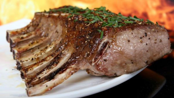 পুলিশি জেরার ভয়ে অজ্ঞান হওয়ার ভান, মাংসের ঝোলের গন্ধ ধরিয়ে দিল অভিযুক্তের নাটক