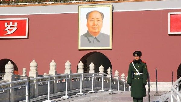 জিংপিংয়ের ভাষণে মুগ্ধ জ্যাকি চ্যান! শাসকদলে যোগ দিতে চান অভিনেতা