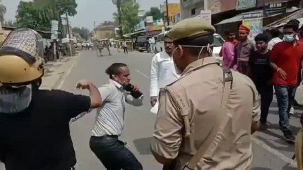 কুকীর্তি ফাঁস করতেই বেধড়ক মার সাংবাদিককে, প্রকাশ্য রাস্তায় আইএএস অফিসারের গুণ্ডামি যোগী রাজ্যে