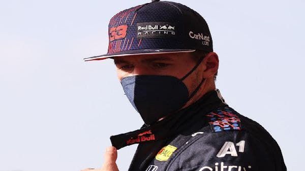 পিছনে ফেললেন হ্যামিলটনকে, ব্রিটিশ গ্রাঁ প্রি-তে পোল পজিশনে শুরু করবেন ভার্স্টাপেন