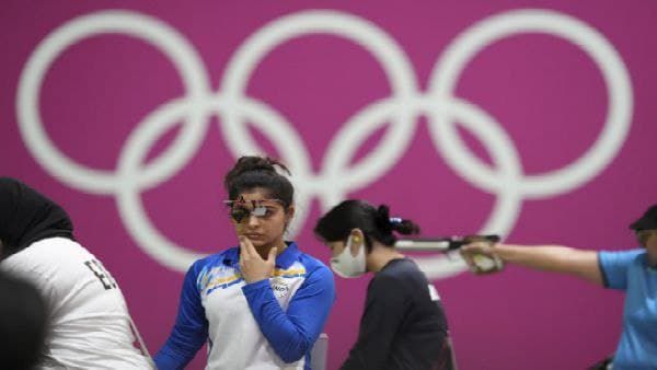 Tokyo Olympics : ব্যর্থতা থেকে ঘুরে দাঁড়ালেন মানু, ২৫ মিটার পিস্তলে দুর্দান্ত লড়াই ভারতীয় শুটারের