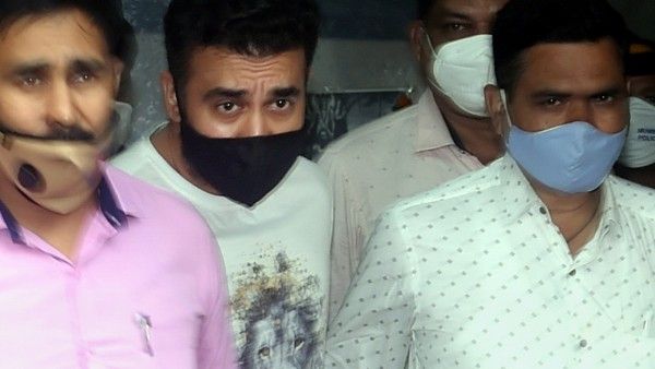 রাজ কুন্দ্রা 'জোর করে চুম্বন করেছিলেন', বিস্ফোরক অভিযোগে বলিউড তোলপাড় করলেন শার্লিন চোপড়া