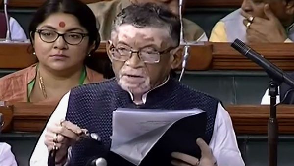 মোদী সরকারে আগামী ভূমিকা নিয়ে সন্দিহান, মন্ত্রিসভা থেকে ইস্তফা শ্রমমন্ত্রী সন্তোষ গাঙ্গওয়ারের