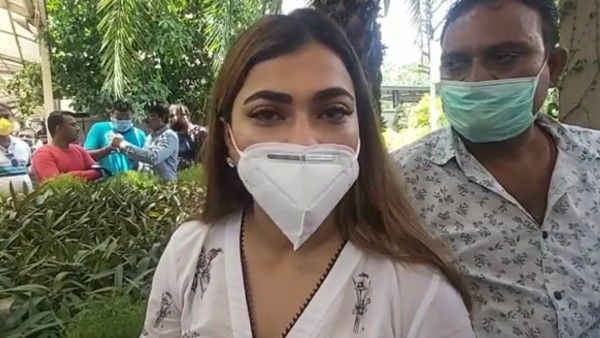 সাধন পাণ্ডের শারীরিক অবস্থা এখন কেমন, ভুয়ো খবর উড়িয়ে বিবৃতি প্রকাশ কন্যা শ্রেয়ার