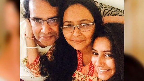 মেয়ের মৃত্যু মামলা লড়তে গিয়ে সর্বস্বান্ত ‘‌আনন্দী’‌র মা–বাবা, থাকছেন এক–কামরার ঘরে