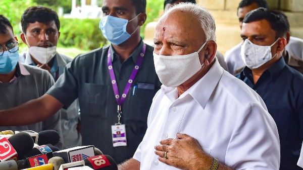 বিজেপির বৈঠক চলল কর্নাটকে, দুবাই ভ্রমণে ইয়েদুরাপ্পা, শোরগোল দলের অন্দরেই