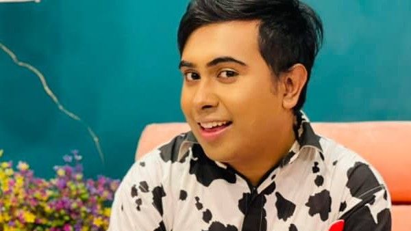 সফিস্টিকেটেড হকার, অঞ্জন দত্তকে নিয়ে এমনই প্রতিক্রিয়া দিলেন স্যান্ডি সাহা