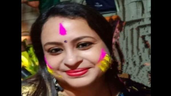 চাকরিতে বদলি নিয়ে অসন্তোষ! গায়ে আগুন দিয়ে আত্মঘাতী সরকারি চিকিৎসক