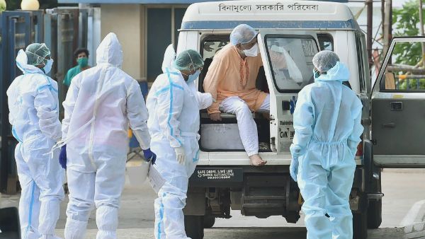 কবে আছড়ে পড়বে তৃতীয় ঢেউ ? কেমন হবে সংক্রমণের ব্যাপকতা? কী বলছেন এইমস প্রধান