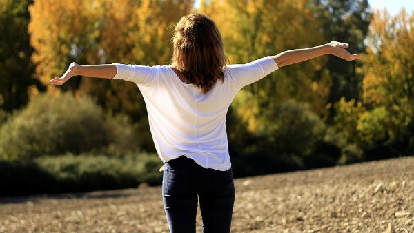 সকালে ঘুম থেকে উঠে প্রথমেই এই জিনিসটি দেখলে গোটা দিন ভালো যাবে আপনার