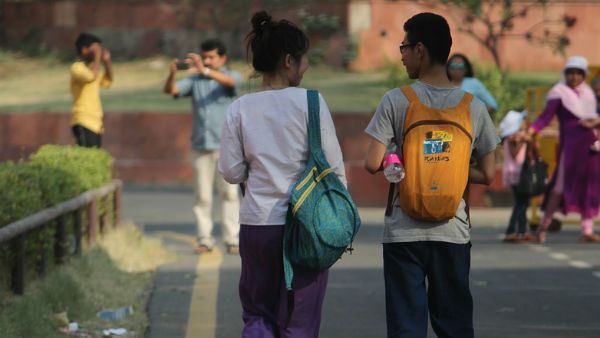 হিজাব–সাদা টুপি, ২ মিটারের দুরত্ব, ভ্যালেন্টাইন ডে–তে ফতেয়া জারি পাক কলেজের