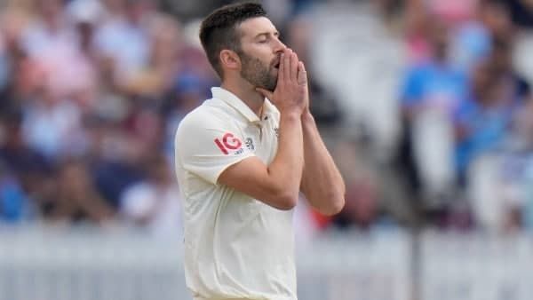 ভারতের বিরুদ্ধে পিছিয়ে থাকা সিরিজে ইংল্যান্ডকে আরও সমস্যায় ফেলল তারকা ফাস্ট বোলারের চোট