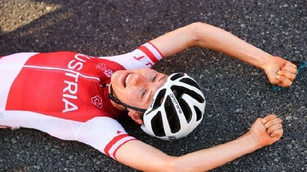 গবেষণার ফাঁকেও অলিম্পিকে সোনা জেতা যায়, টোকিওয় দেখালেন অস্ট্রিয়ার সাইক্লিস্ট আনা