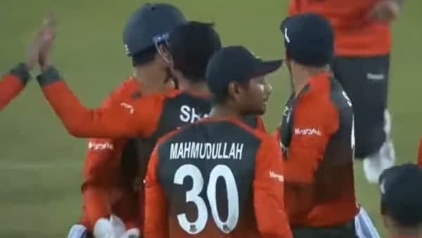 এলিসের হ্যাটট্রিকেও রক্ষা নেই অস্ট্রেলিয়ার, বাংলাদেশের সিরিজ জয়ে 'বাংলাওয়াশ'-এর শঙ্কা