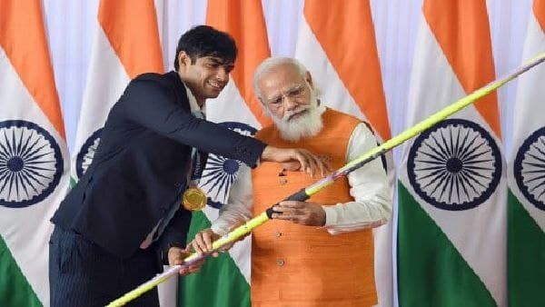 নরেন্দ্র মোদীকে ধন্যবাদ জানালেন নীরজ, হাল্কা মেজাজে প্রধানমন্ত্রী তুললেন অযোধ্যার কথা