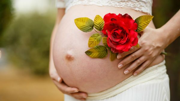 সারিকা থেকে আলিয়া, বিয়ের আগেই বলিউডের এই তারকারা হন অর্ন্তঃসত্ত্বা