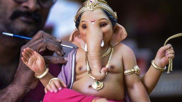 গণেশের কোন ধরনের মূর্তি ঘরে রাখলে অর্থ-সম্পত্তি থেকে সমৃদ্ধি ফুলে ফেঁপে ওঠে! জ্যোতিষমতে কিছু টিপস