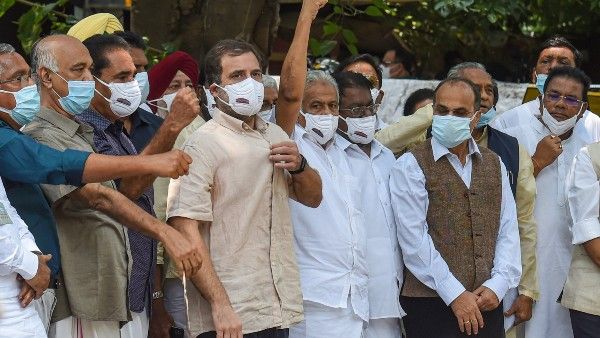 বিরোধী ঐক্যে কি তাল কাটছে, তৃণমূল-আপ-বিএসপিকে ছাড়াই যন্তরমন্তরে রাহুল
