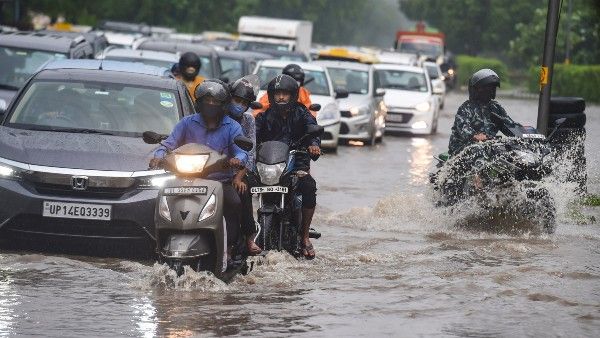বইবে ঝড়ো হওয়া, সঙ্গে চলবে ভারী থেকে অতিভারী বৃষ্টিপাত! এই রাজ্যগুলির জন্য সতর্কবার্তা হাওয়া অফিসের