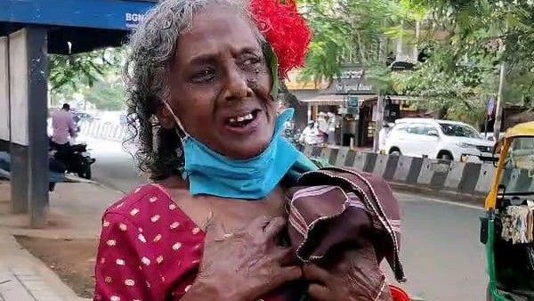 প্লাস্টিক কুড়ানির মুখে এরকম ইংরাজি শুনলে ভির্মি খাবেন আপনিও!‌ ভিডিও ভাইরাল নেট দুনিয়ায়