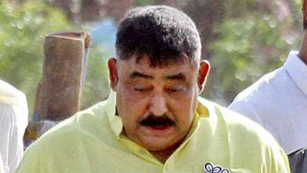 সময়টা ভালো যাচ্ছে না অনুব্রতের! মঙ্গল কামনায় রাতেই তারাপীঠে মহাযজ্ঞ