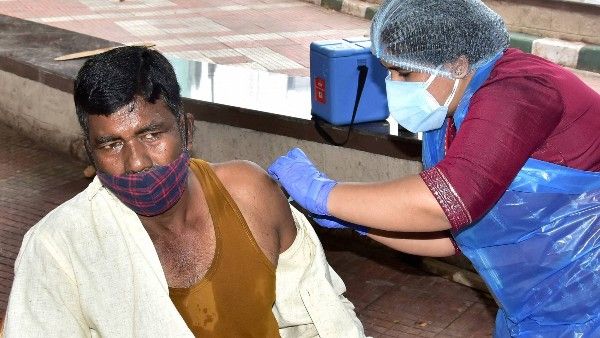 স্বাধীনতার ৭৫ বছরেই ৭৫ কোটি টিকার মাইলফলক পার ভারতের, উচ্ছ্বসিত টুইট স্বাস্থ্যমন্ত্রীর