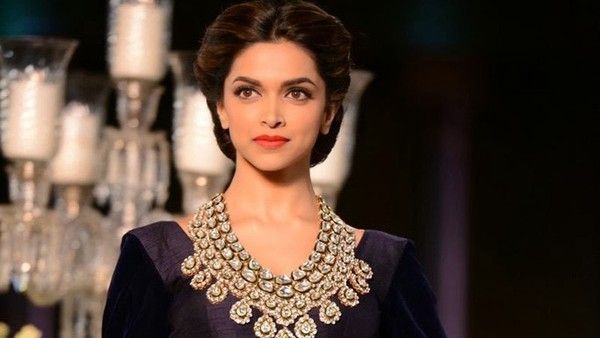 সচেতনতা বাড়াতে নিজের ঋতুস্রাবের গল্প বললেন বলি তারকা দীপিকা পাড়ুকোন