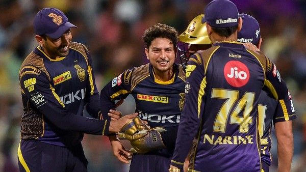 IPL 2021 : হাঁটুর চোটে ছিটকে গেলেন কেকেআরের তারকা স্পিনার, দেশে ফিরে অস্ত্রোপচার