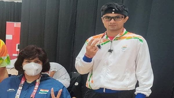 Tokyo Paralympics: বিশ্বচ্যাম্পিয়নের বিরুদ্ধে লড়ে হার, ব্যাডমিন্টনে রুপো নয়ডার জেলাশাসকের