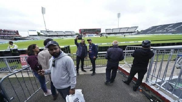 India vs England: ম্যাঞ্চেস্টার টেস্ট বাতিলে রোষে আইপিএল! ভারতের করোনাতঙ্ক ফাঁস কার্তিকের