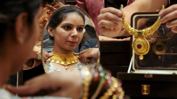 গয়নার স্বপ্ন দেখা শুভ না অশুভ, কী বলেছে স্বপ্নশাস্ত্র, জেনে নিন