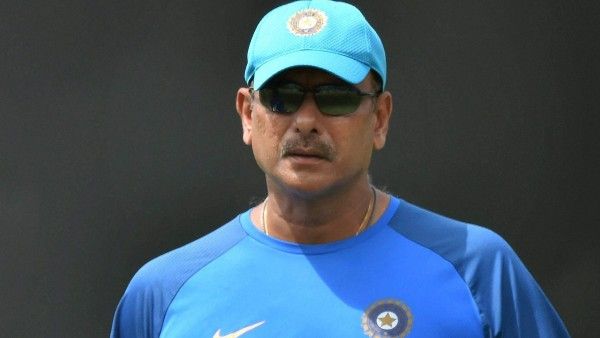 ইংল্যান্ডে 'ফিট টু ফ্লাই' সার্টিফিকেটের অপেক্ষায় বসে শাস্ত্রী-অরুণ-শ্রীধর, দেশে ফিরবেন কবে