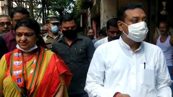 প্রিয়াঙ্কাকে দেখে 'জয় বাংলা' স্লোগান! সম্বিত পাত্রকে দেখে 'পরদেশি' গান গাইলেন তৃণমূল কর্মীরা