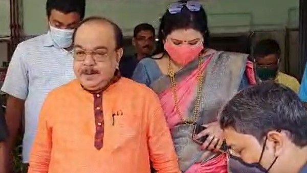 ভবানীপুরের ভোটে তিনি কোন দিকে জানালেন শোভন! সিবিআই-এর জিজ্ঞাবাবাদ নিয়েও মুখ খুললেন প্রাক্তন মেয়র