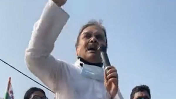 মদন কবিতার পর গান বাঁধলেন নীল গিরগিটিকে নিয়ে, এবার নিশানা করলেন কাকে