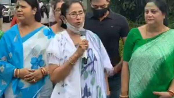 নন্দীগ্রামে রচিত ষড়যন্ত্রের উপযুক্ত জবাব দিয়েছে ভবানীপুর, বিপুল জয়ে কলঙ্কমুক্ত মমতা