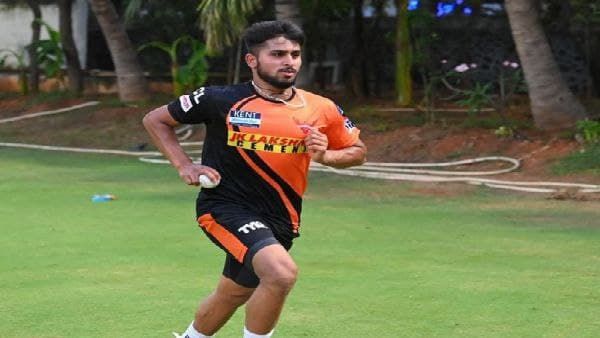 IPL 2021: আগুনে পেসে নজর কাড়লেন সানরাইজার্স হায়দরাবাদের উমরান, প্রশংসা মেন্টর ইরফানের