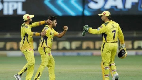 IPL 2021: আইপিএল ফাইনাল খেলার নিরিখে মহেন্দ্র সিং ধোনির মহাকীর্তি ধরাছোঁয়ার বাইরে